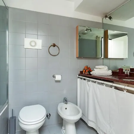 Suite Via Torino Milão Exterior foto